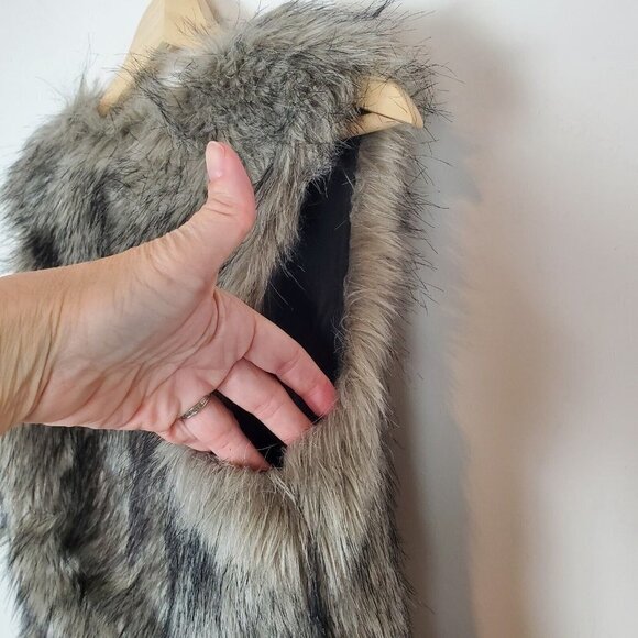 JACK By Bb Dakota XS Vest Castleton Faux Fur Sleeveless Festival Boho Retro - Picture 9 of 10